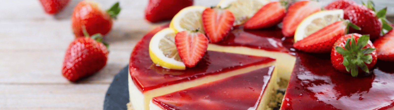 Cheesecake con confettura di fragole e limoni: dolce fresco e goloso perfetto per la primavera
