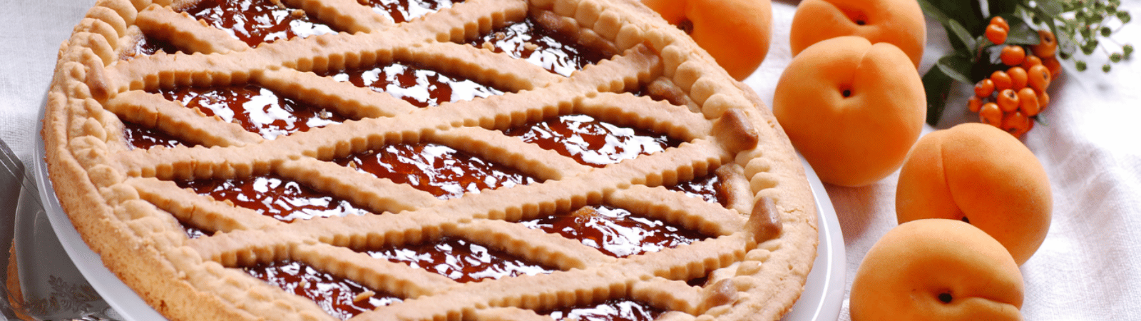 Crostata con Confettura Artigianale di Albicocche - Ricetta facile e casalinga