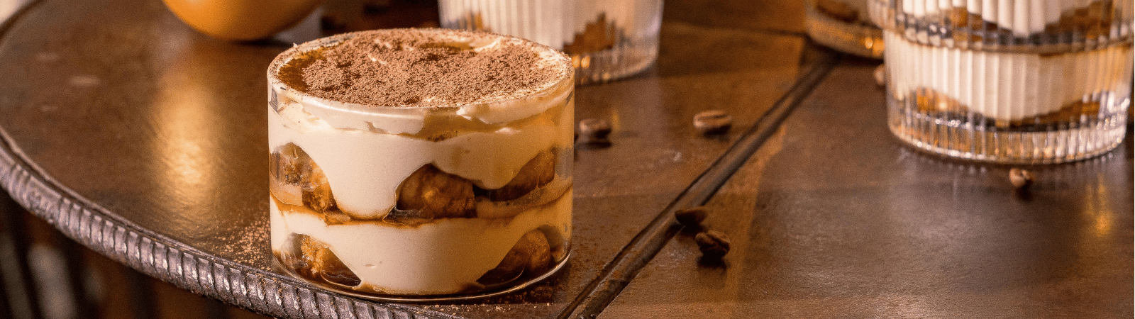 Coppette di Panettone e Mascarpone al Caffè: Il Dolce Natalizio Facile e Goloso