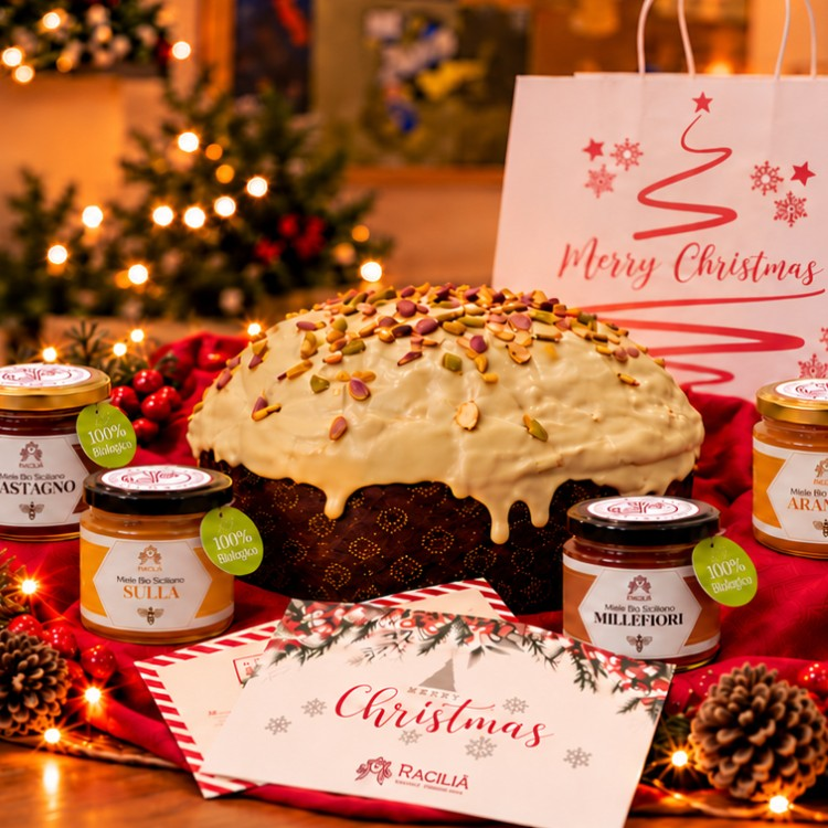 Panettone Racilia con mieli siciliani, cartolina d'auguri e busta regalo: i premi di Natale