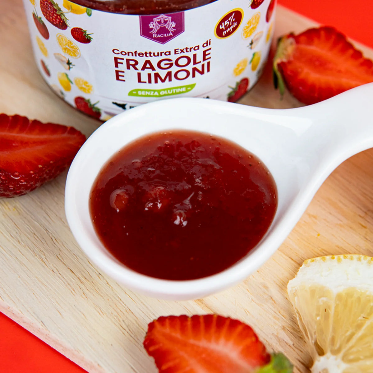 confettura extra di fragole e limoni in dettaglio