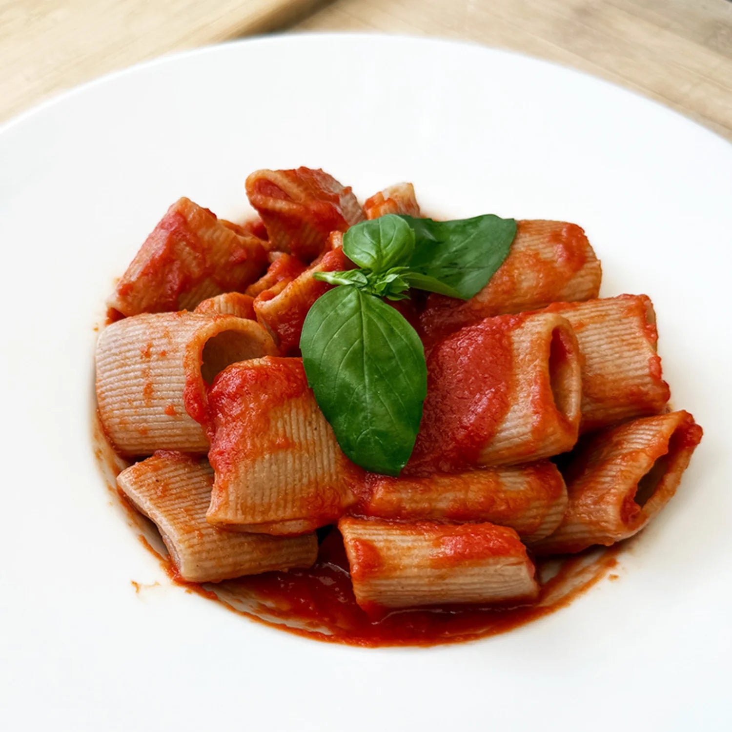 piatto di paccheri di timilia con la salsa
