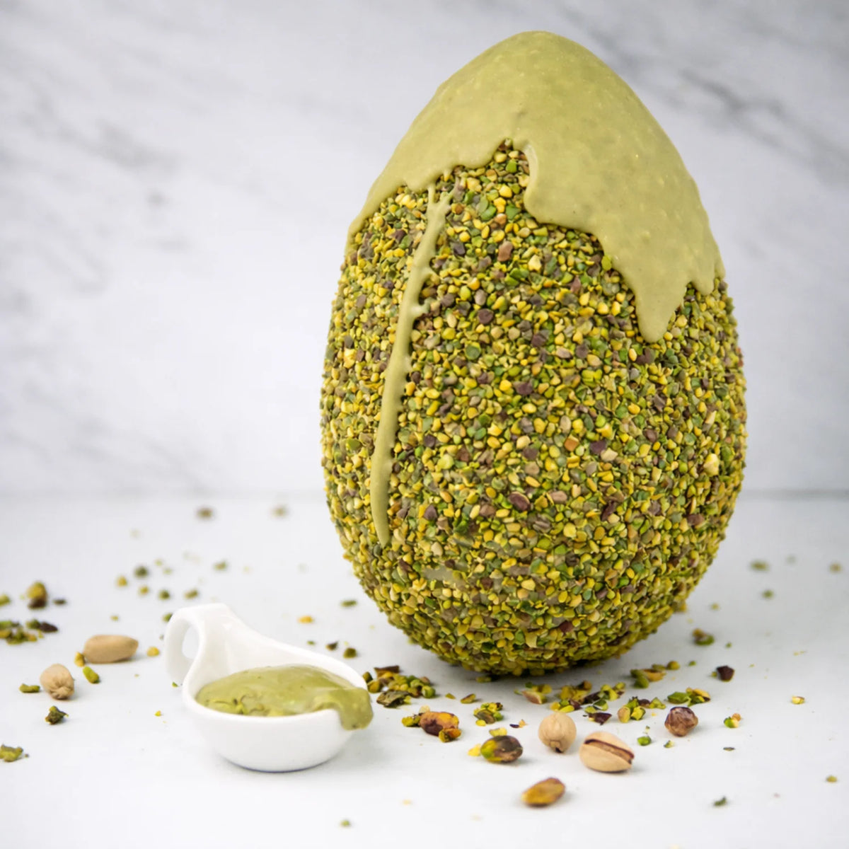 uovo al pistacchio farcito e granellato al pistacchio